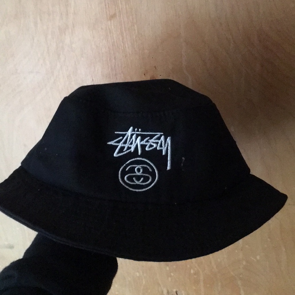 Stussy bucket hat